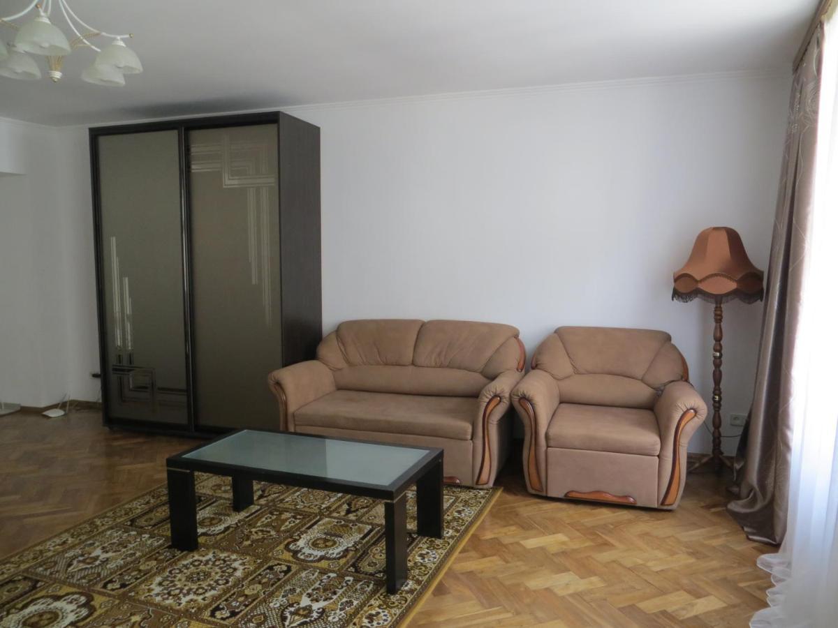 Apartment on Virmenska street 2 Lviv Buitenkant foto